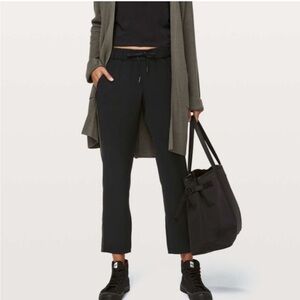 Lululemon on the fly pants size 4
